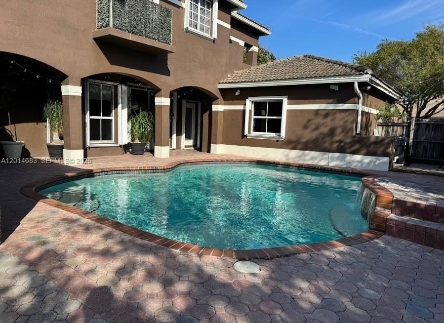 9026 Sw 160th Ter - Photo 7 of 37