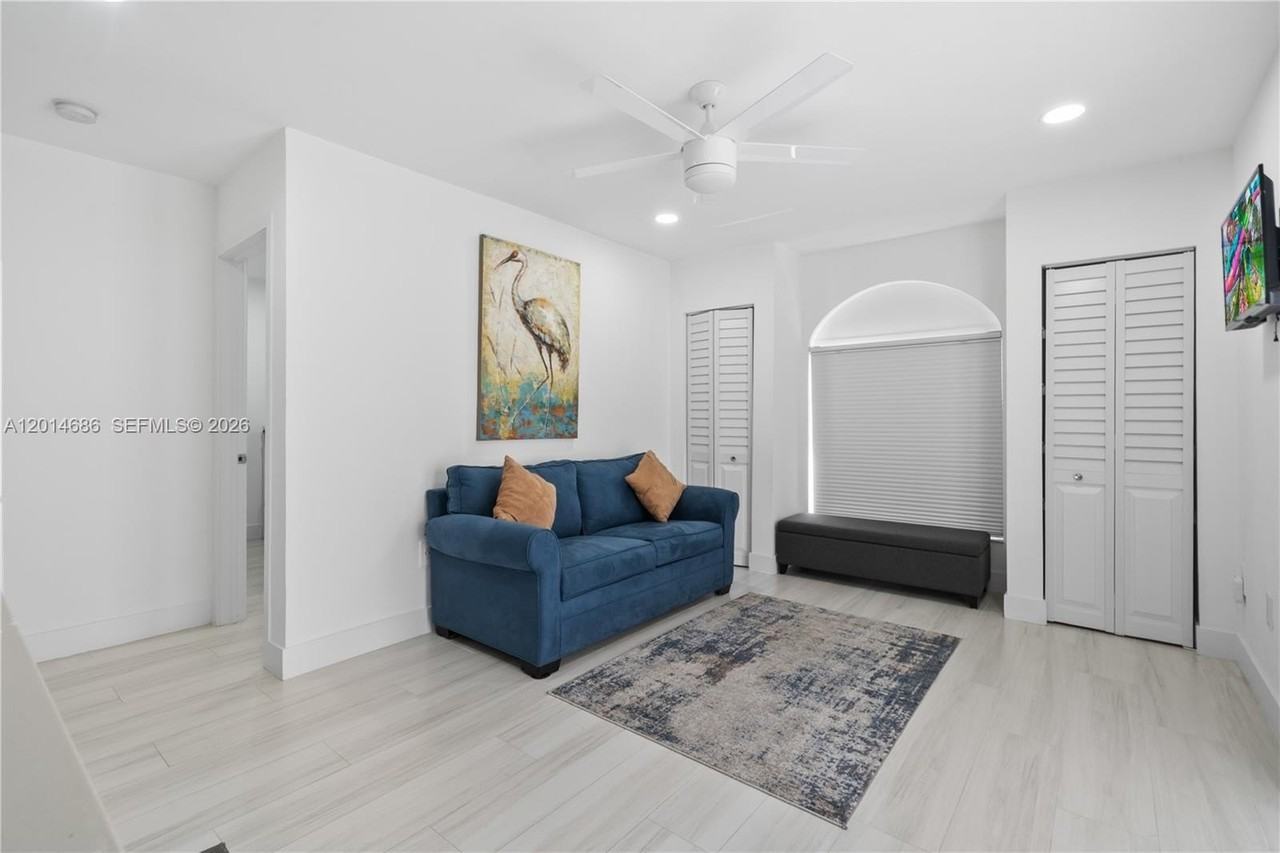 1204 Sw 143rd Ct #B - Photo 6 of 16