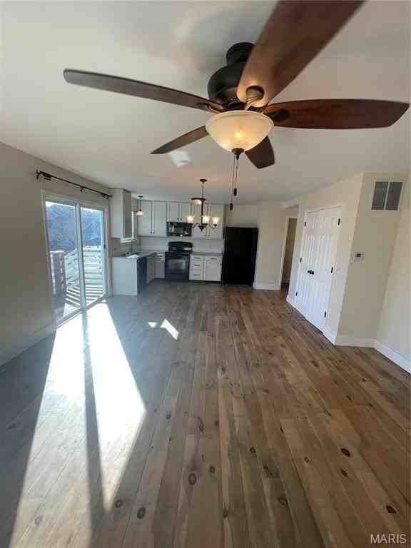 122 Shire Dr - Photo 3 of 15