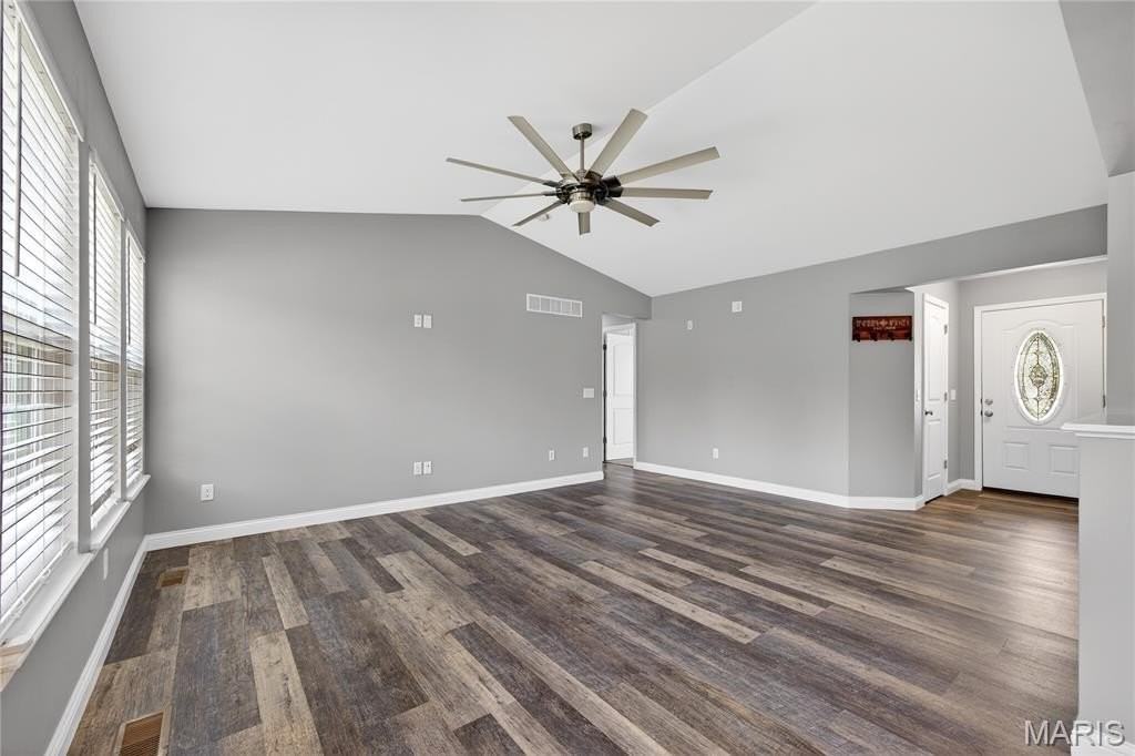 64 David Dr - Photo 5 of 40