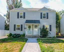 9 Macarthur Dr - Photo 1 of 1