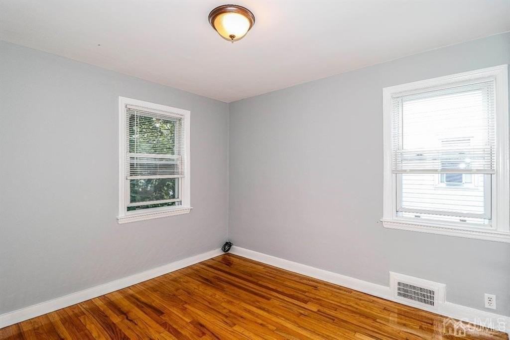 9 Macarthur Dr - Photo 7 of 12
