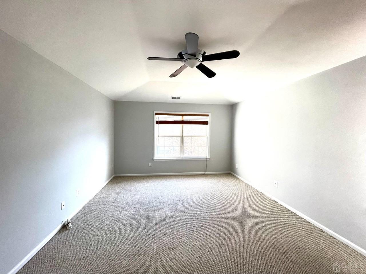 434 Waterford Dr - Photo 3 of 17