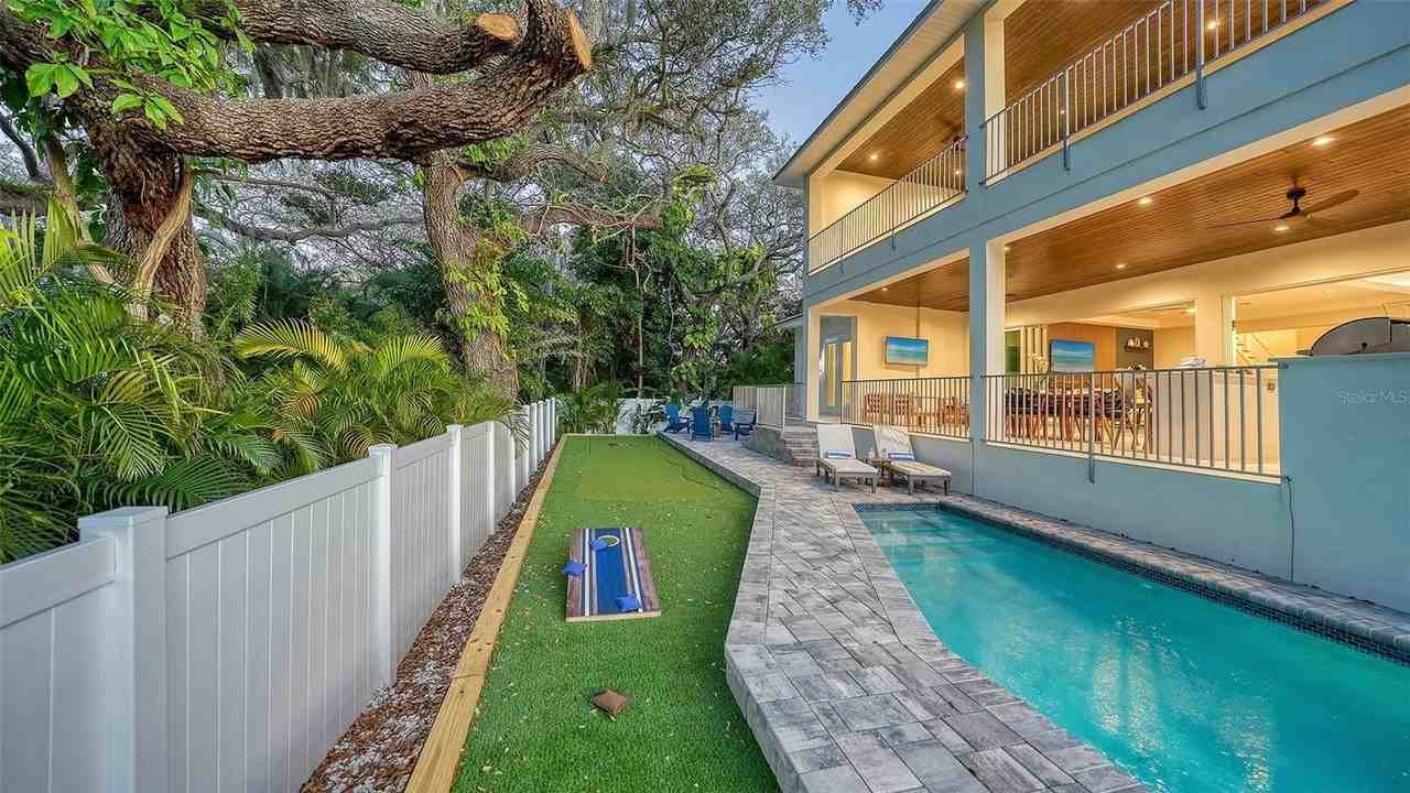 1537 Siesta Dr - Photo 4 of 50