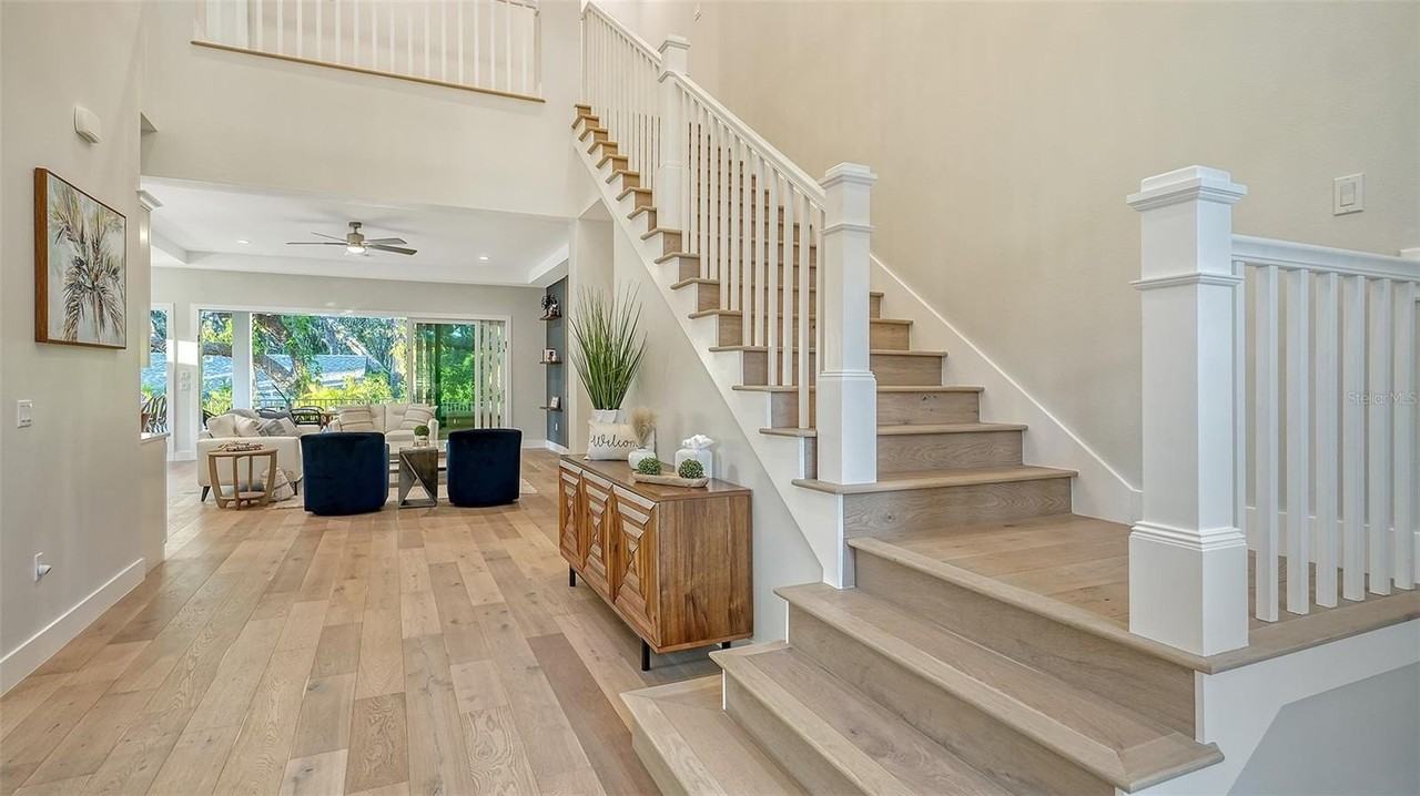 1537 Siesta Dr - Photo 5 of 50