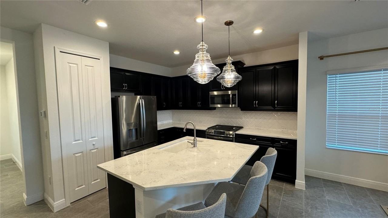 14608 Barefoot Ln - Photo 5 of 30