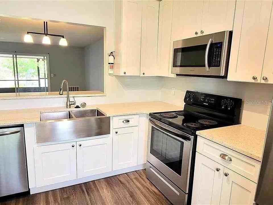 48 Kings Colony Ct #48 - Photo 2 of 12