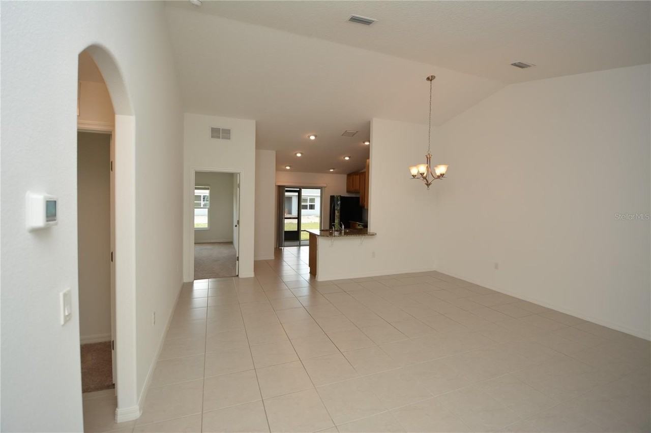 33 Rosecroft Ln #B - Photo 4 of 24
