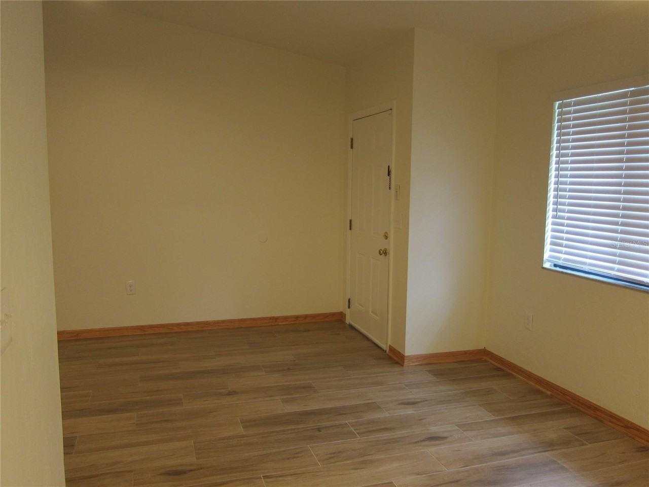 7023 Sw 21st Ln - Photo 4 of 27