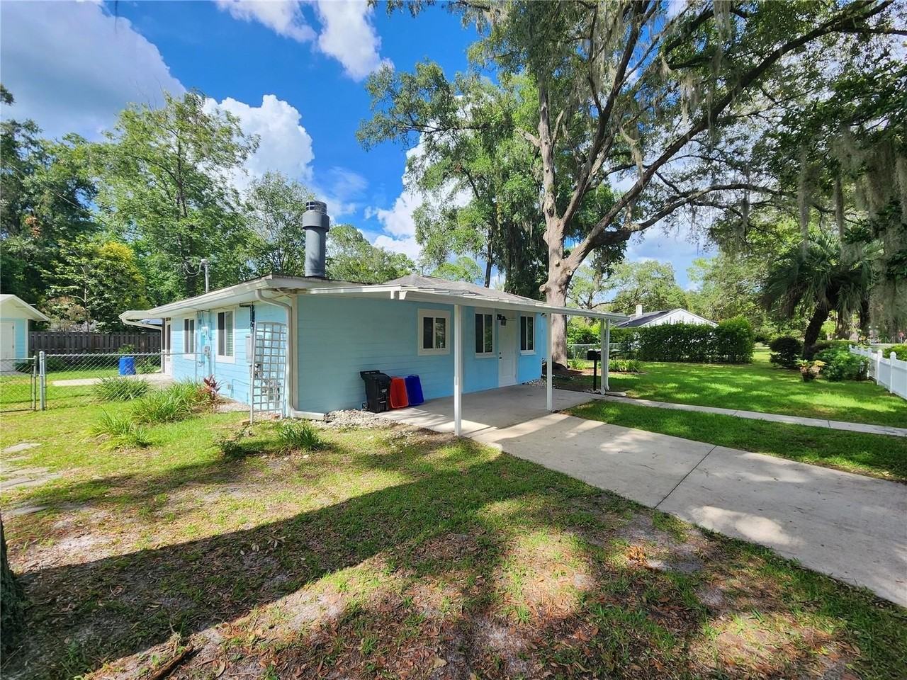 1014 Ne 10th Pl - Photo 2 of 49