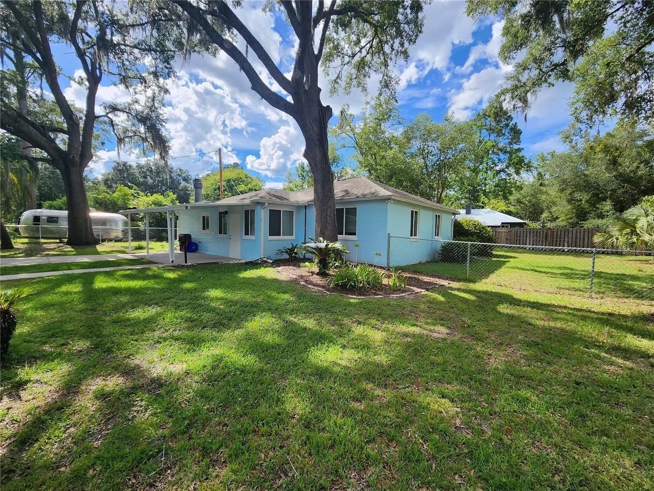 1014 Ne 10th Pl - Photo 3 of 49