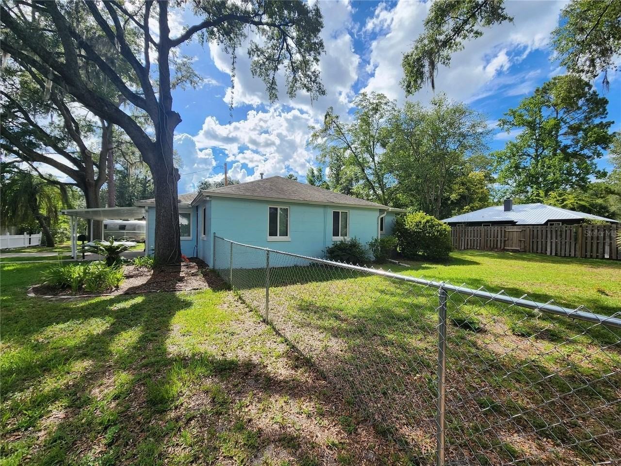 1014 Ne 10th Pl - Photo 4 of 49