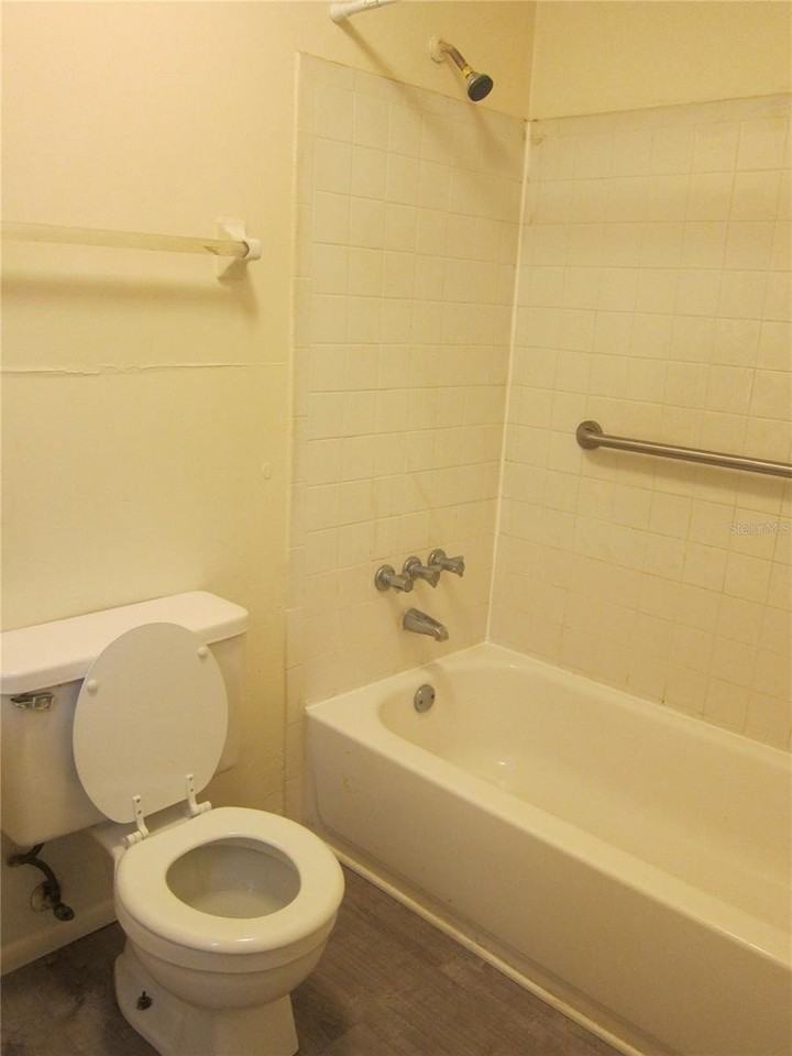7012 Sw 6th Pl #C - Photo 7 of 23
