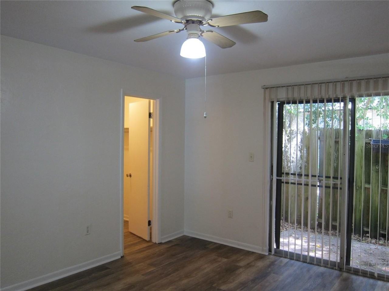 317 Se 8th St - Photo 5 of 21