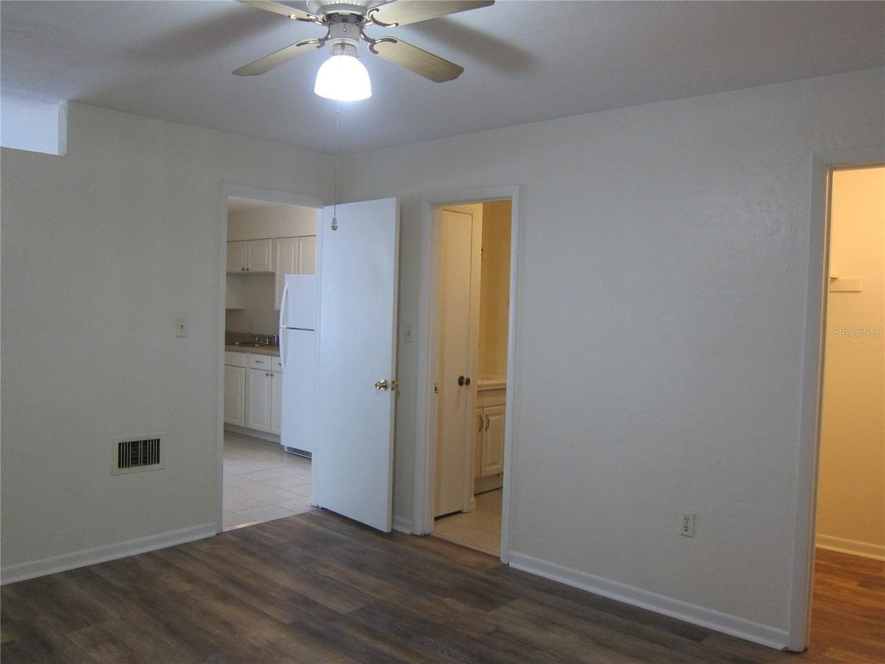 317 Se 8th St - Photo 6 of 21