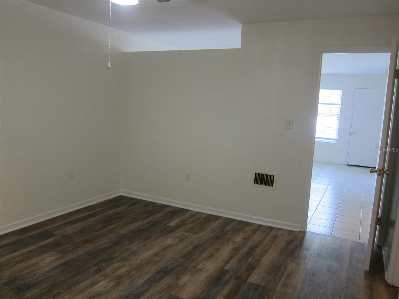 317 Se 8th St - Photo 7 of 21