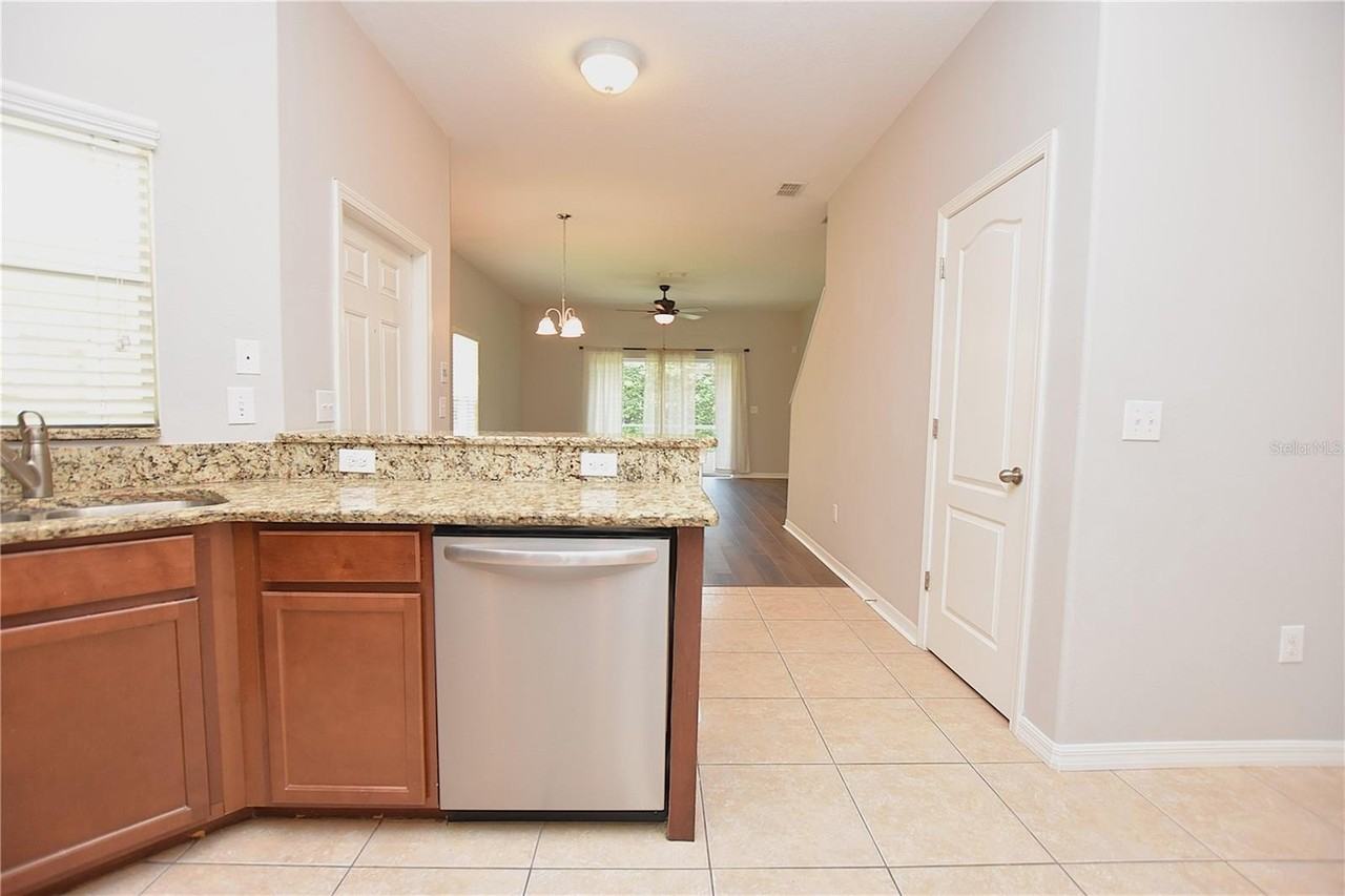 4139 Shade Tree Ln - Photo 7 of 38