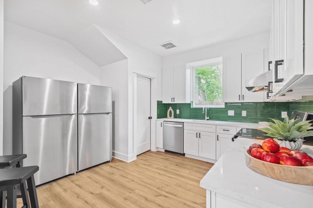 Carver Ave - Photo 3 of 25