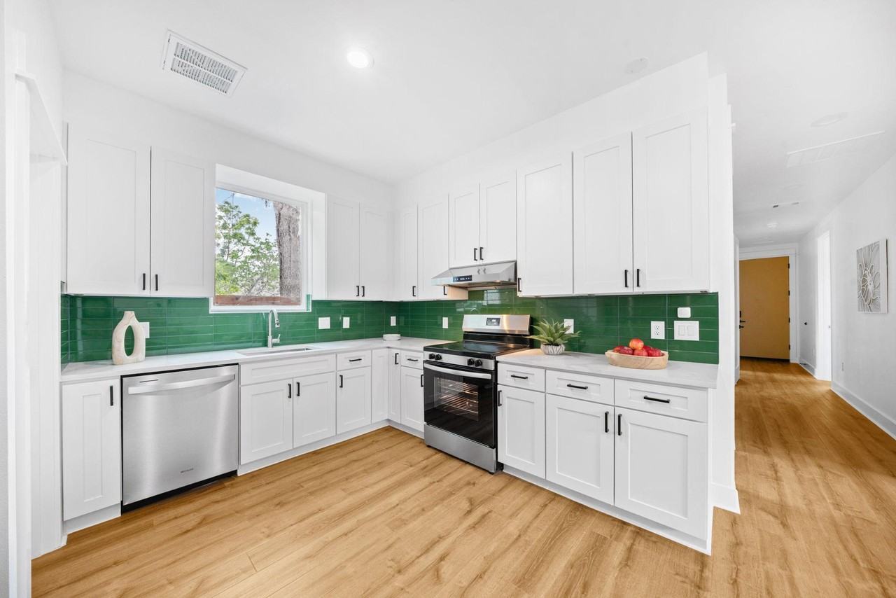 Carver Ave - Photo 5 of 25