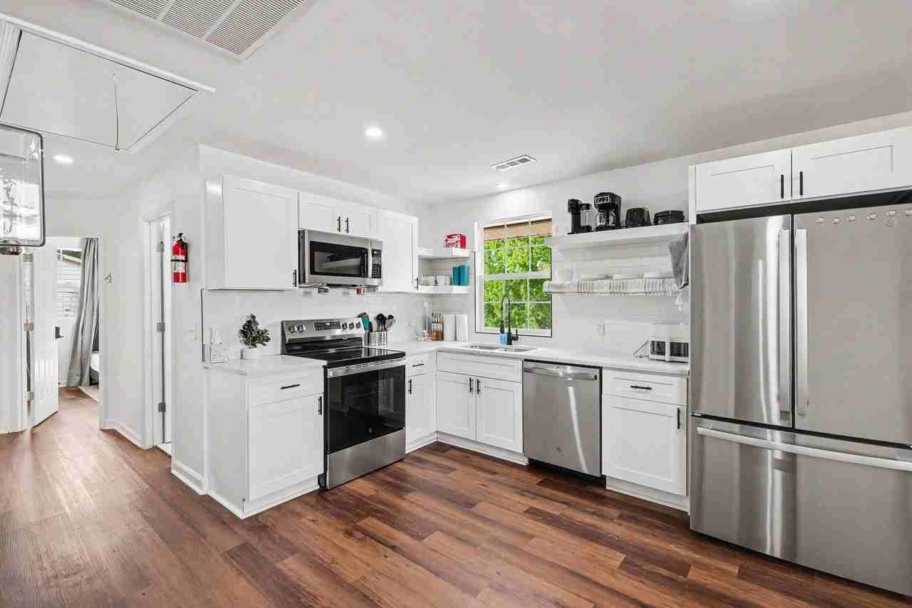 Farmview Dr - Photo 2 of 15