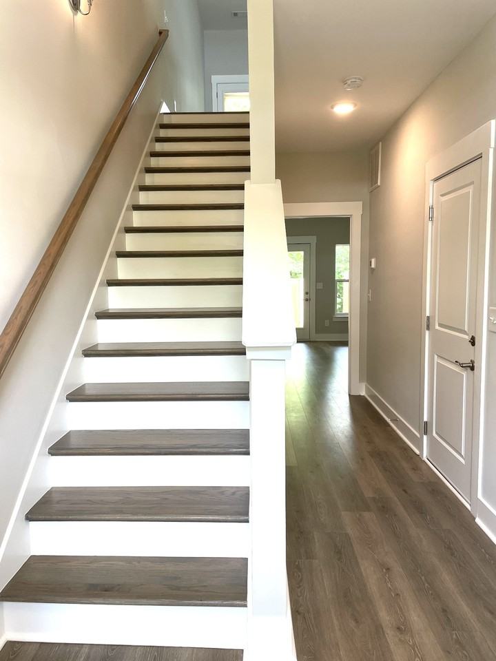 224 Stonecrest Cir - Photo 3 of 22