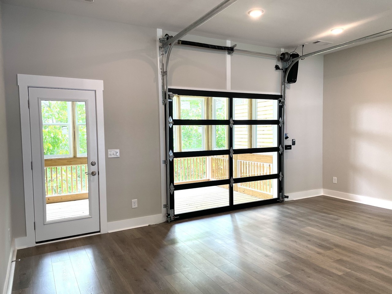 224 Stonecrest Cir - Photo 4 of 22