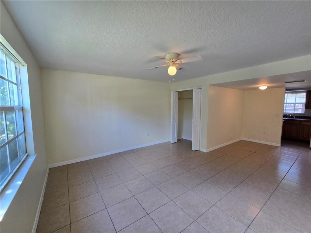 1748 23rd St - Photo 2 of 10