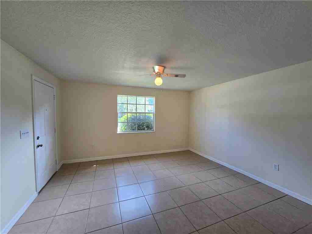 1748 23rd St - Photo 3 of 10