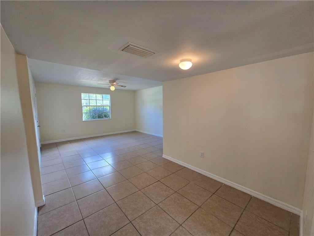 1748 23rd St - Photo 4 of 10