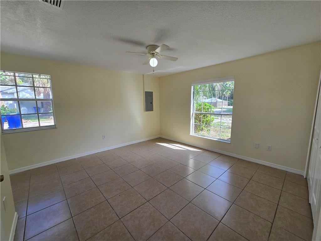 1748 23rd St - Photo 7 of 10