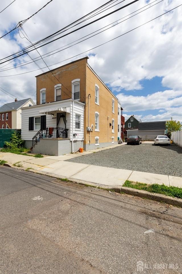 16 Somerset St Unit 2 - Photo 2 of 17