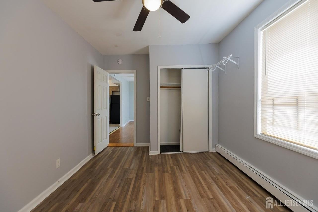 16 Somerset St Unit 2 - Photo 3 of 17