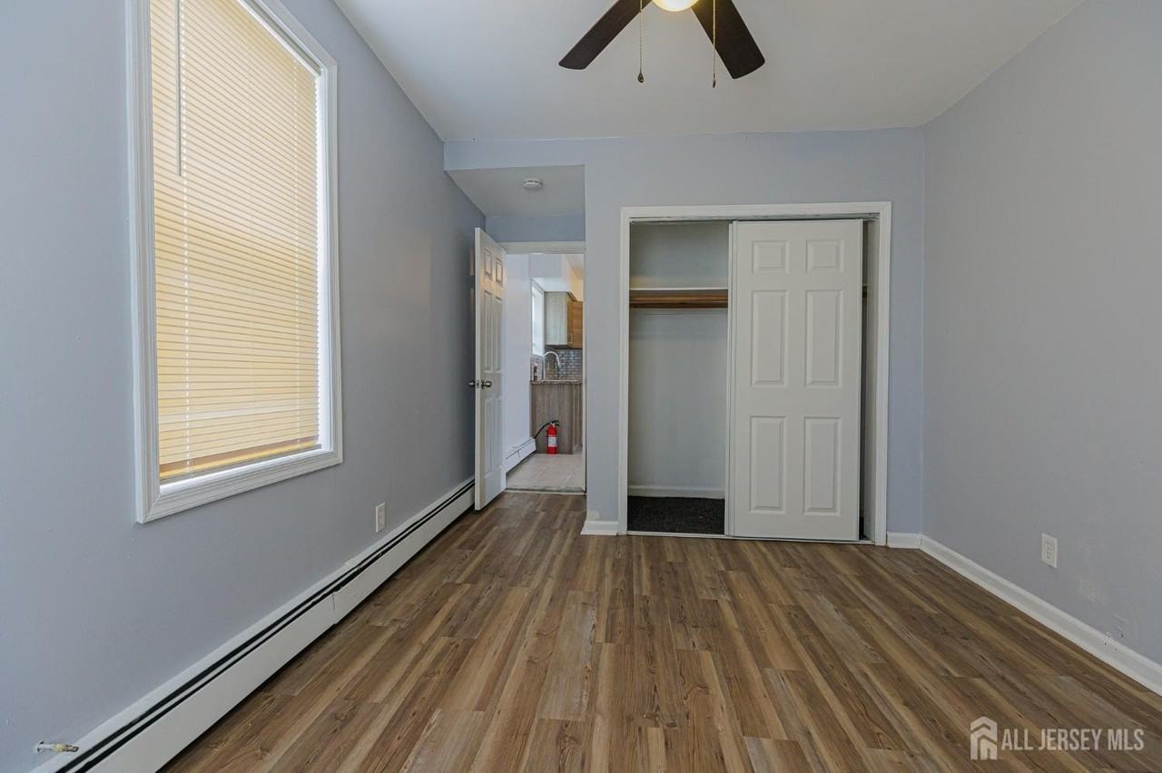 16 Somerset St Unit 2 - Photo 6 of 17