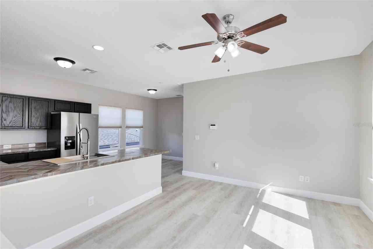 8410 Laureate Blvd - Photo 3 of 28