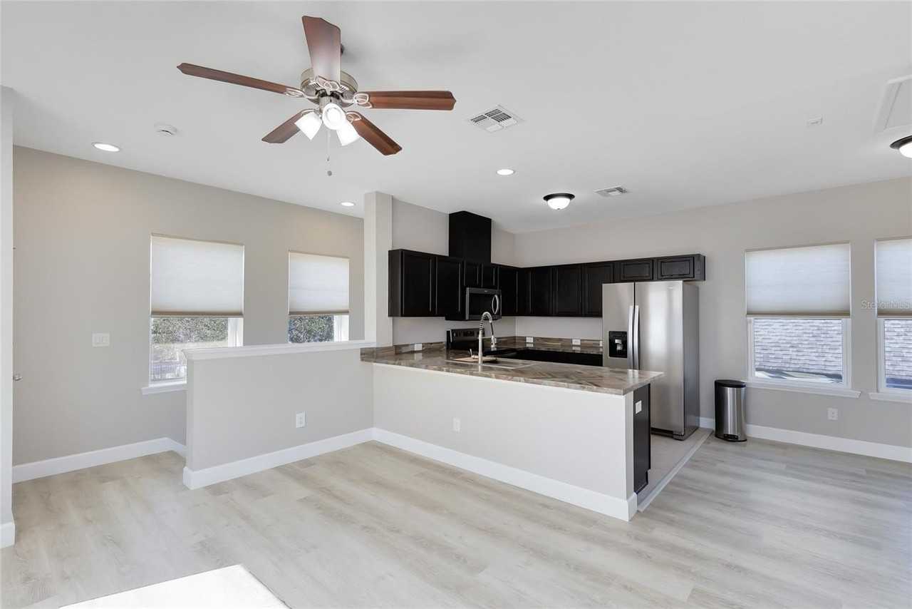 8410 Laureate Blvd - Photo 4 of 28