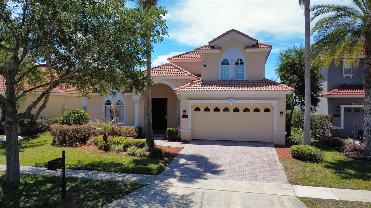 11813 Via Lucerna Cir - Photo 2 of 30