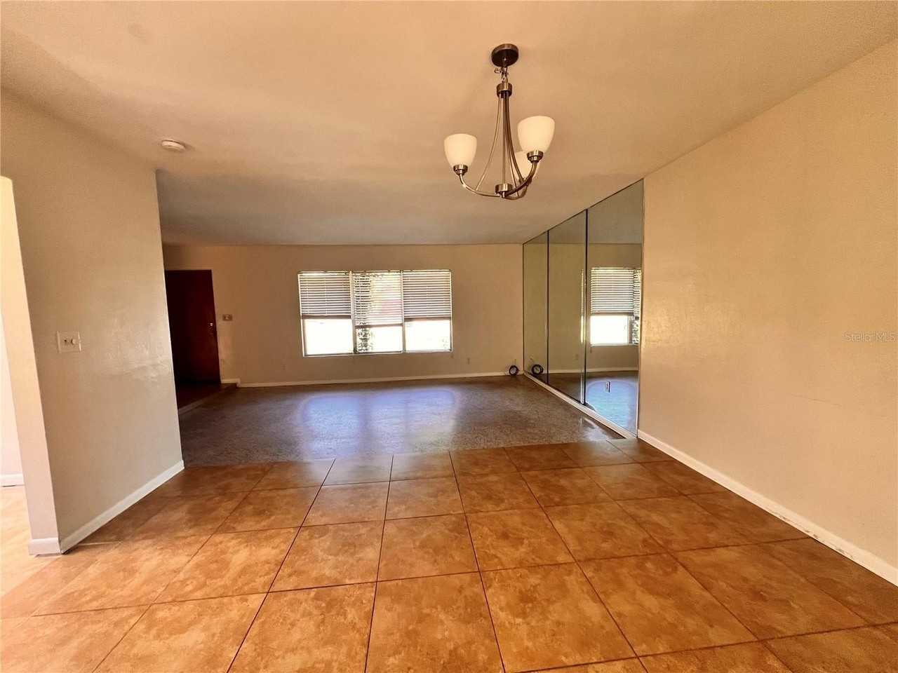 3607 Squire Ln - Photo 2 of 10