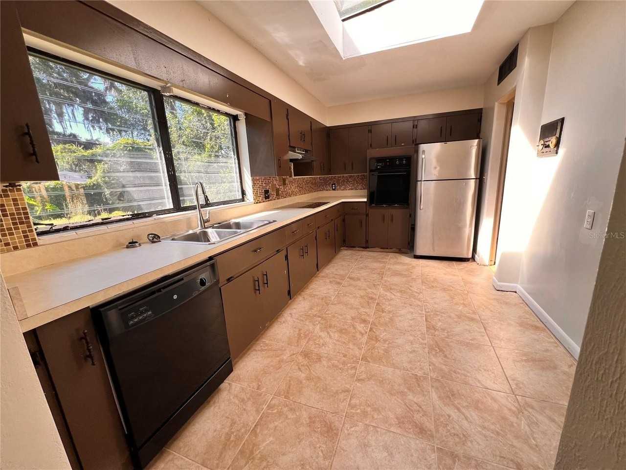 3607 Squire Ln - Photo 3 of 10