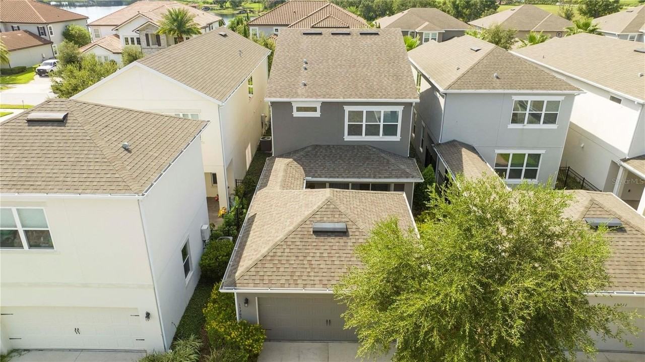 15205 Shonan Gold Dr - Photo 4 of 41