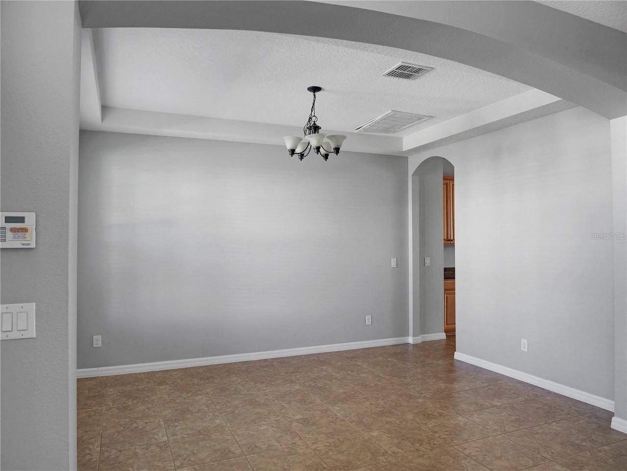 15002 Ozzi St - Photo 2 of 22
