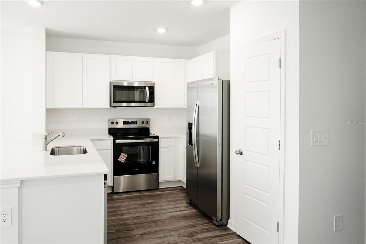 1824 Rock Elm Rd - Photo 2 of 15
