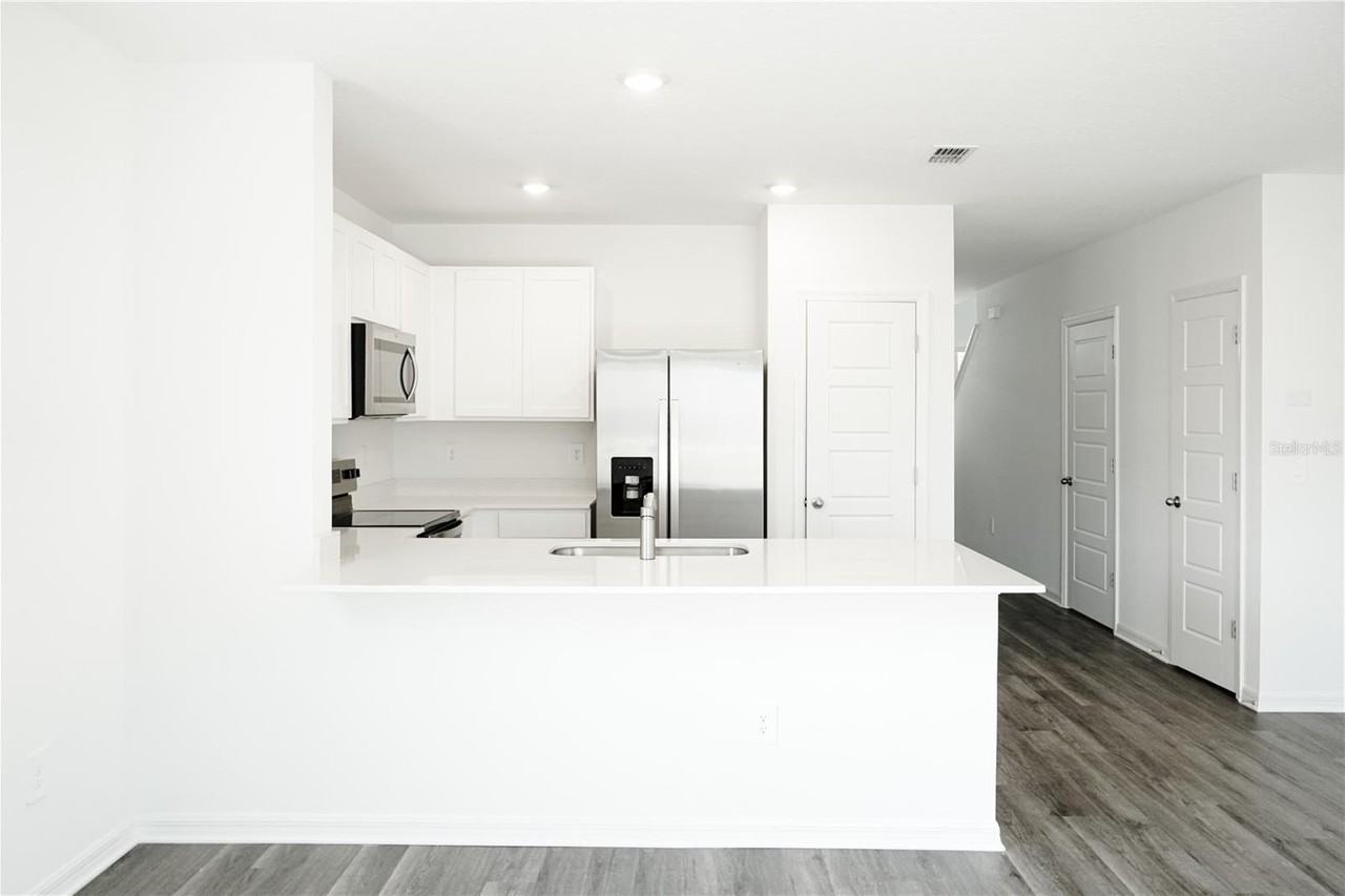 1824 Rock Elm Rd - Photo 3 of 15