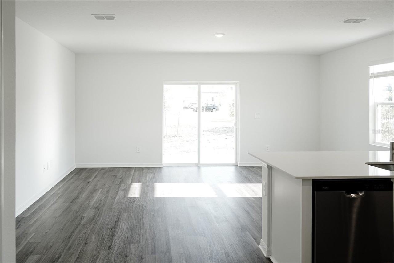 1824 Rock Elm Rd - Photo 4 of 15