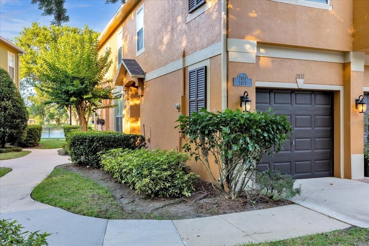 2811 Pine Oak Trl - Photo 2 of 19