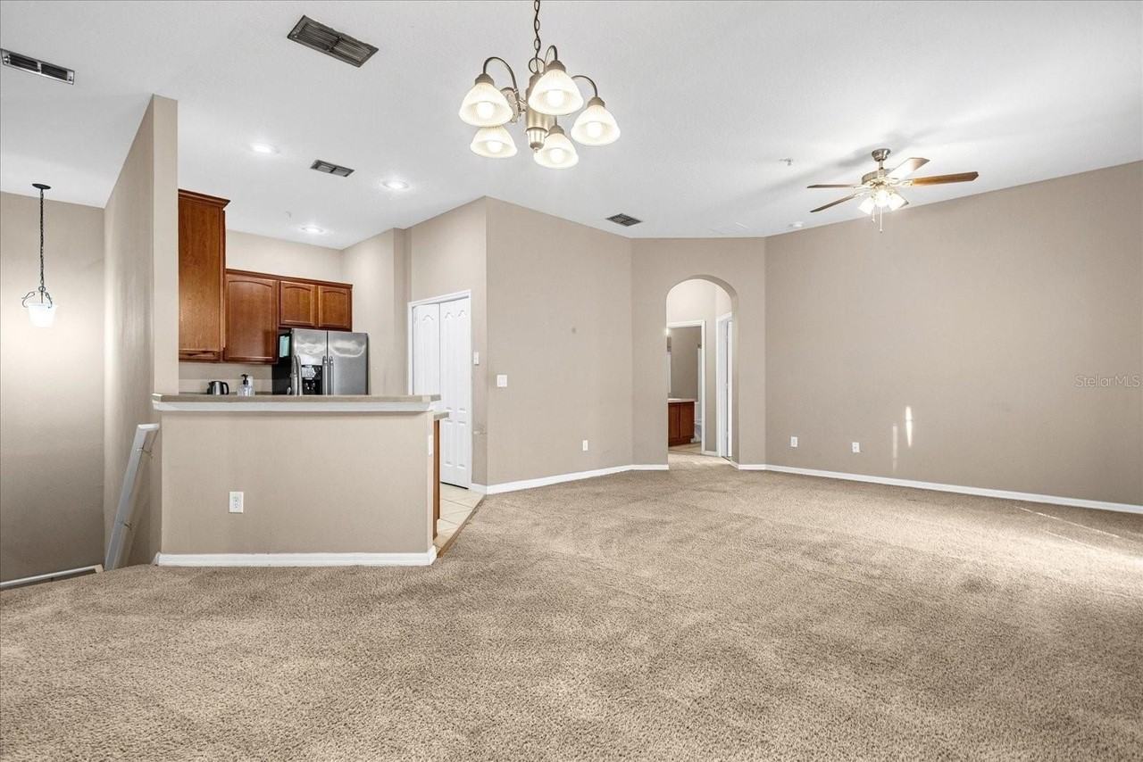 2811 Pine Oak Trl - Photo 4 of 19