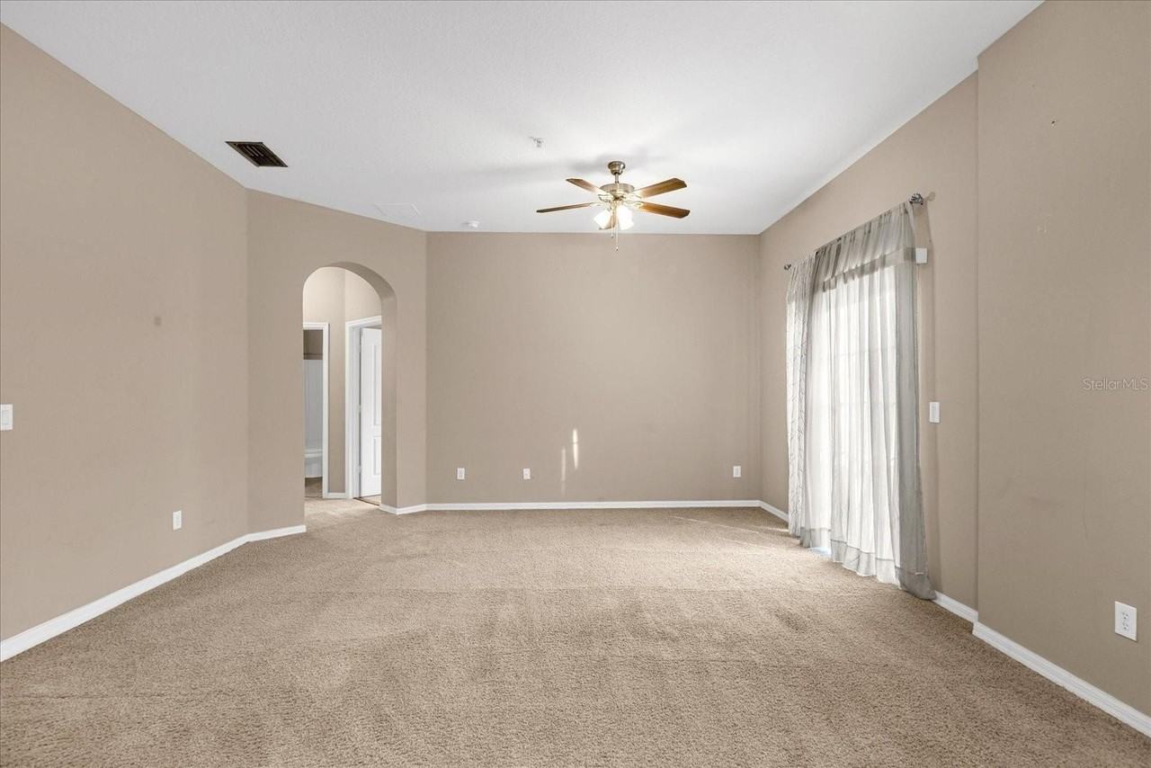 2811 Pine Oak Trl - Photo 5 of 19