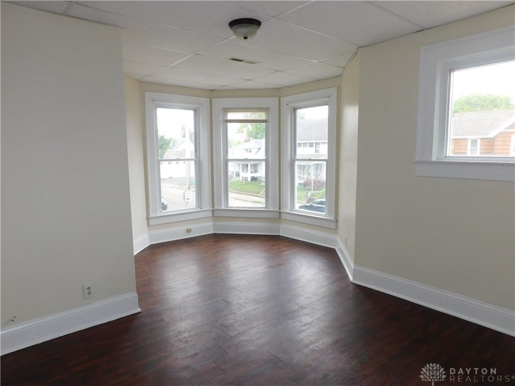 302 N Western Ave - Photo 2 of 10