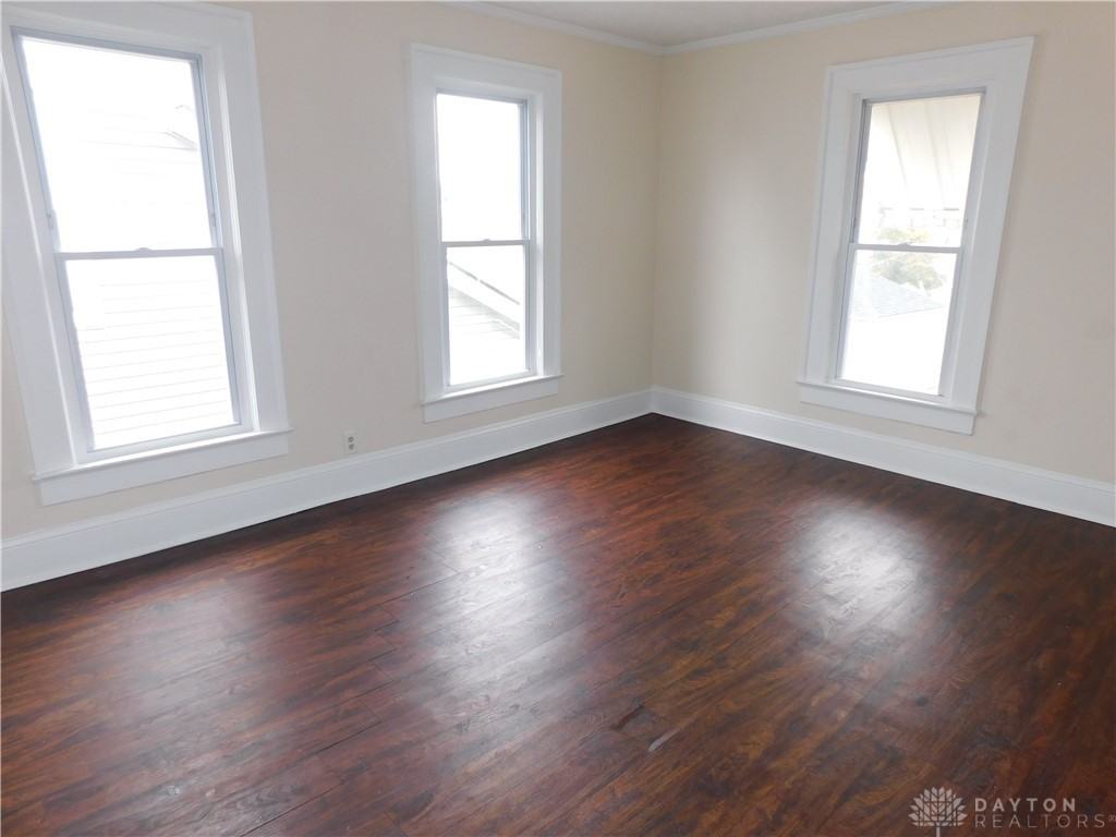 302 N Western Ave - Photo 4 of 10
