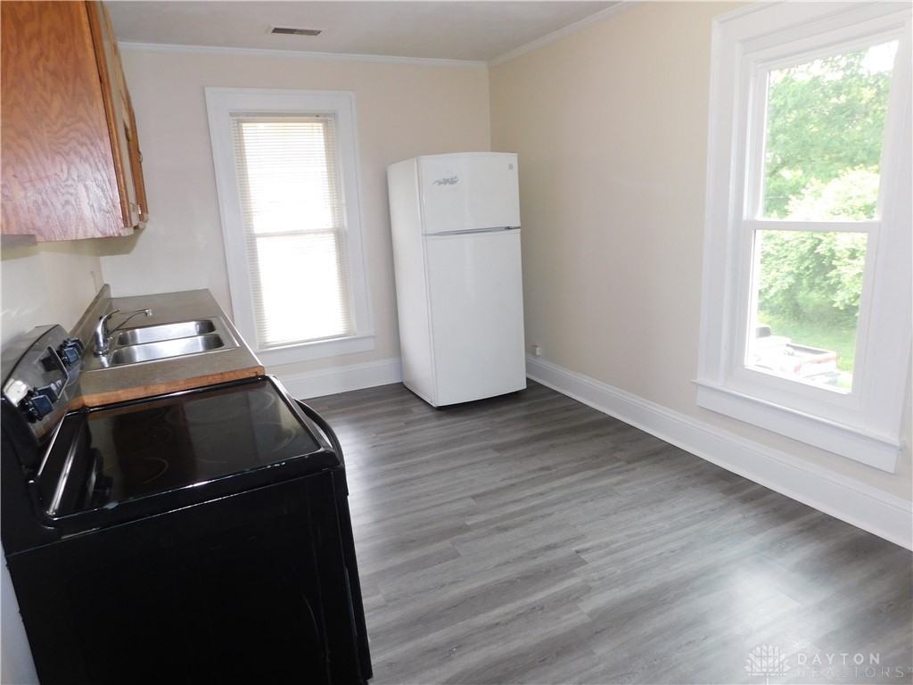 302 N Western Ave - Photo 6 of 10
