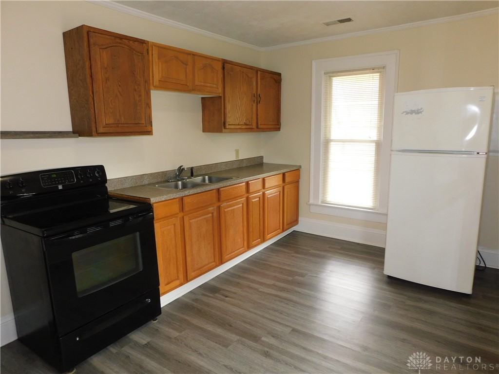 302 N Western Ave - Photo 7 of 10